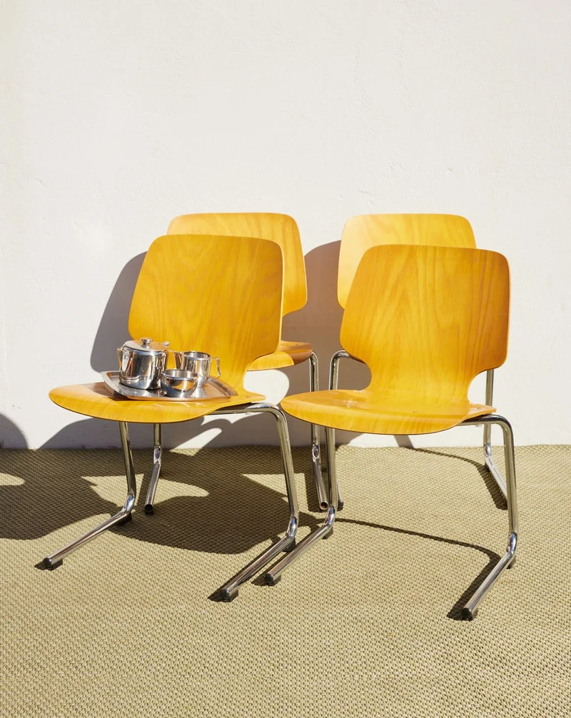 Alma, le lot de 4 chaises en bois N°1929