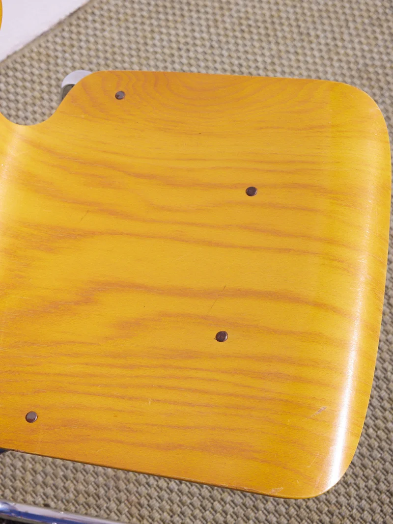 Alma, le lot de 4 chaises en bois N°1929