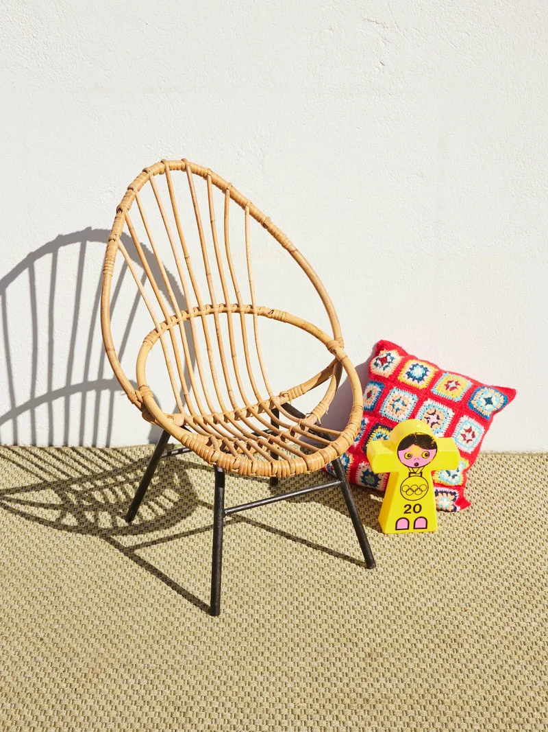 Ernestine, la chaise pour enfant en rotin N°1339
