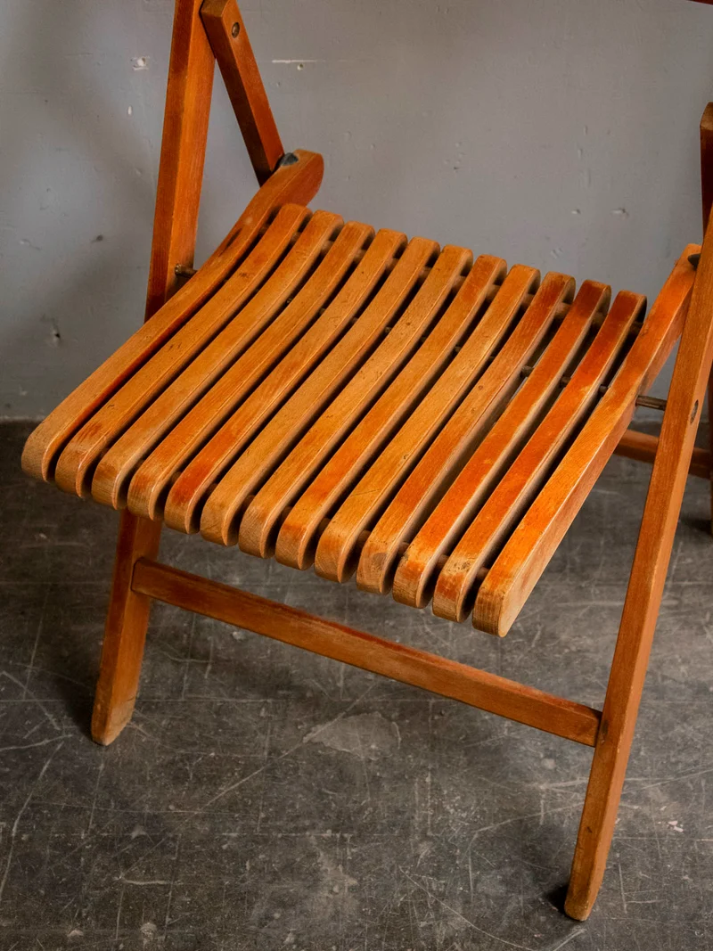 Alma, la chaise pliante en bois clair N°1925