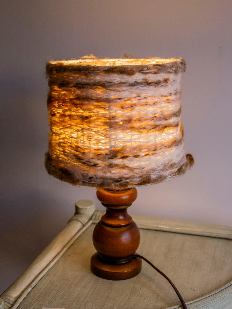 Colette, la lampe en laine et bois tourné N°459