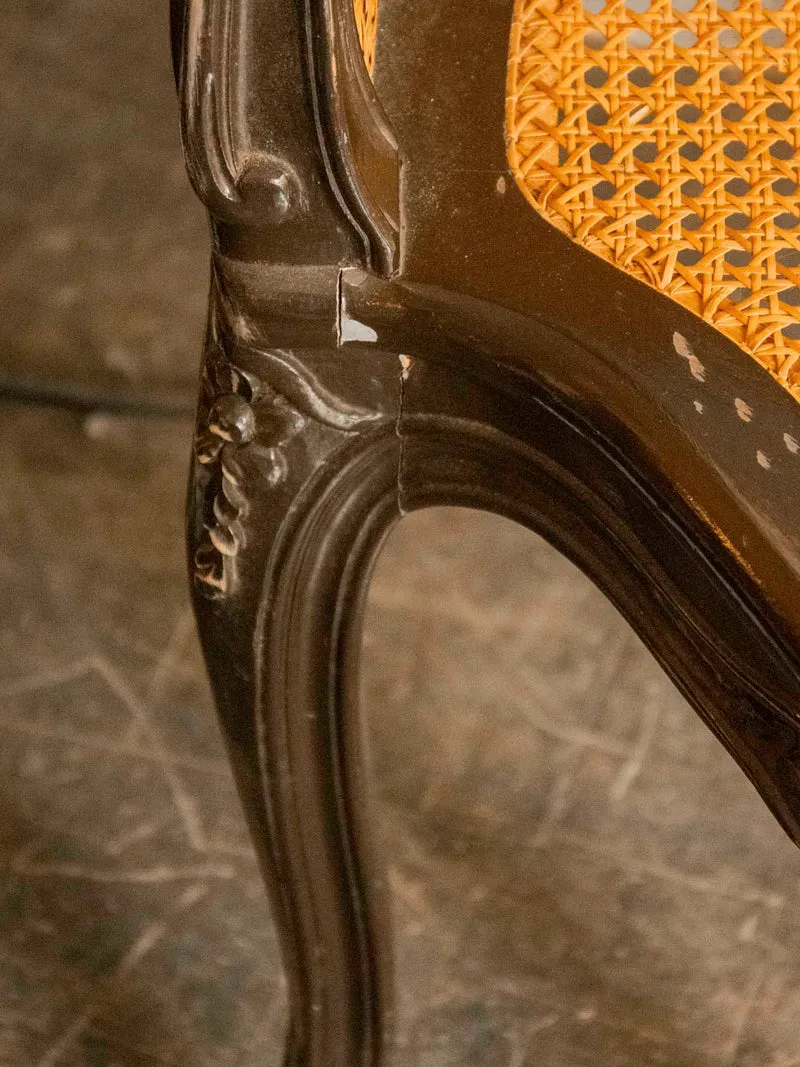 Ernest, le fauteuil ancien en cannage N°1583