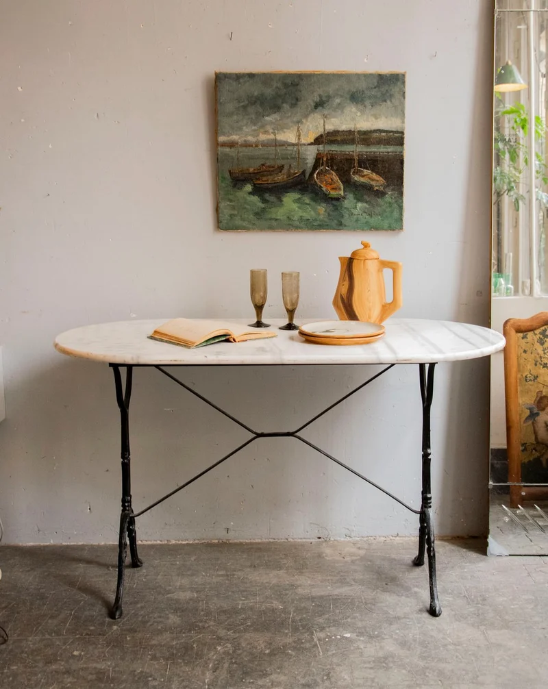Romy, la table à manger en marbre et métal N°1515