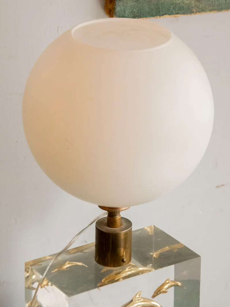 Suzanne, la lampe aux dauphins sculptés N°642