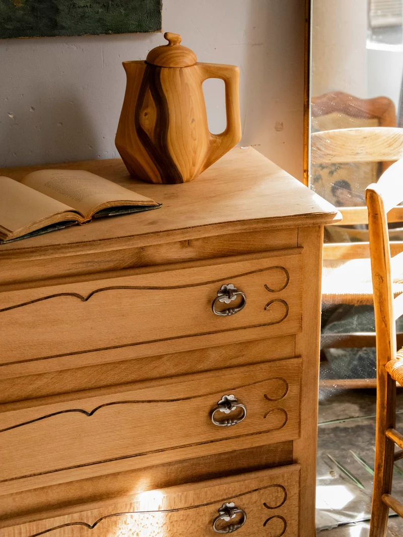 Garance, la commode élégante en bois brut N°744
