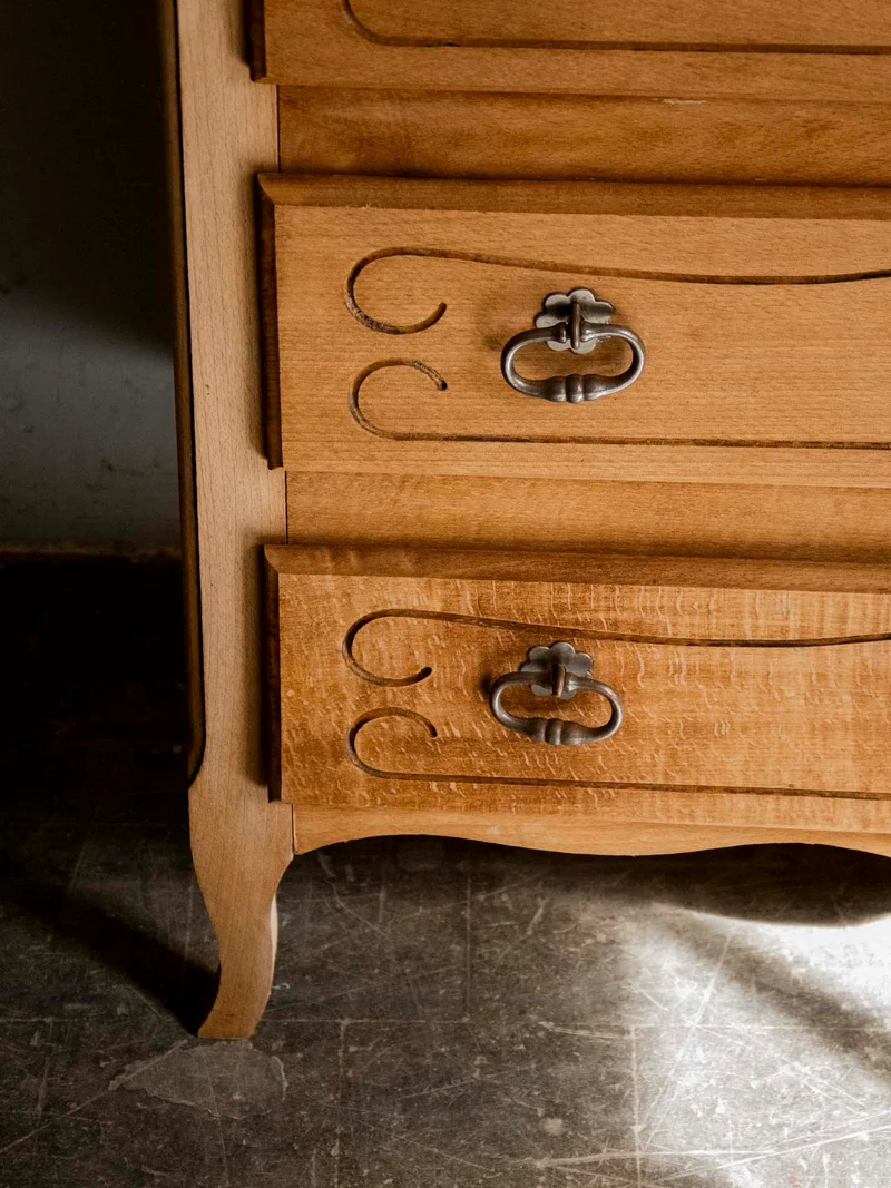 Garance, la commode élégante en bois brut N°744