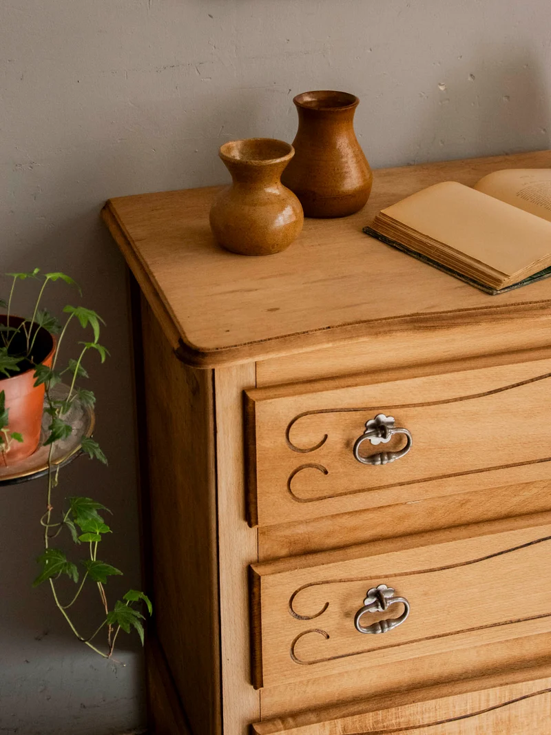 Garance, la commode élégante en bois brut N°744