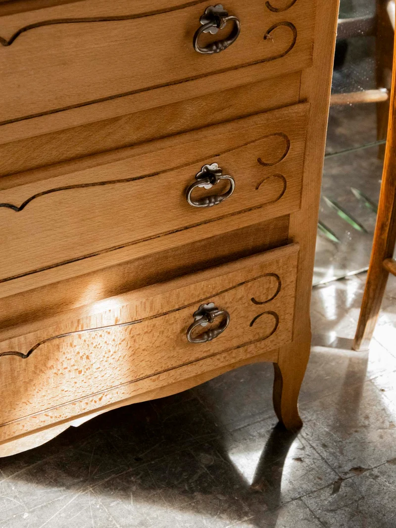 Garance, la commode élégante en bois brut N°744