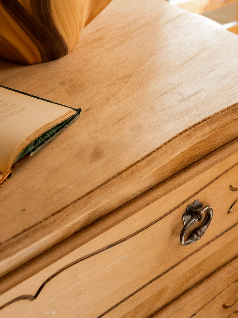 Garance, la commode élégante en bois brut N°744