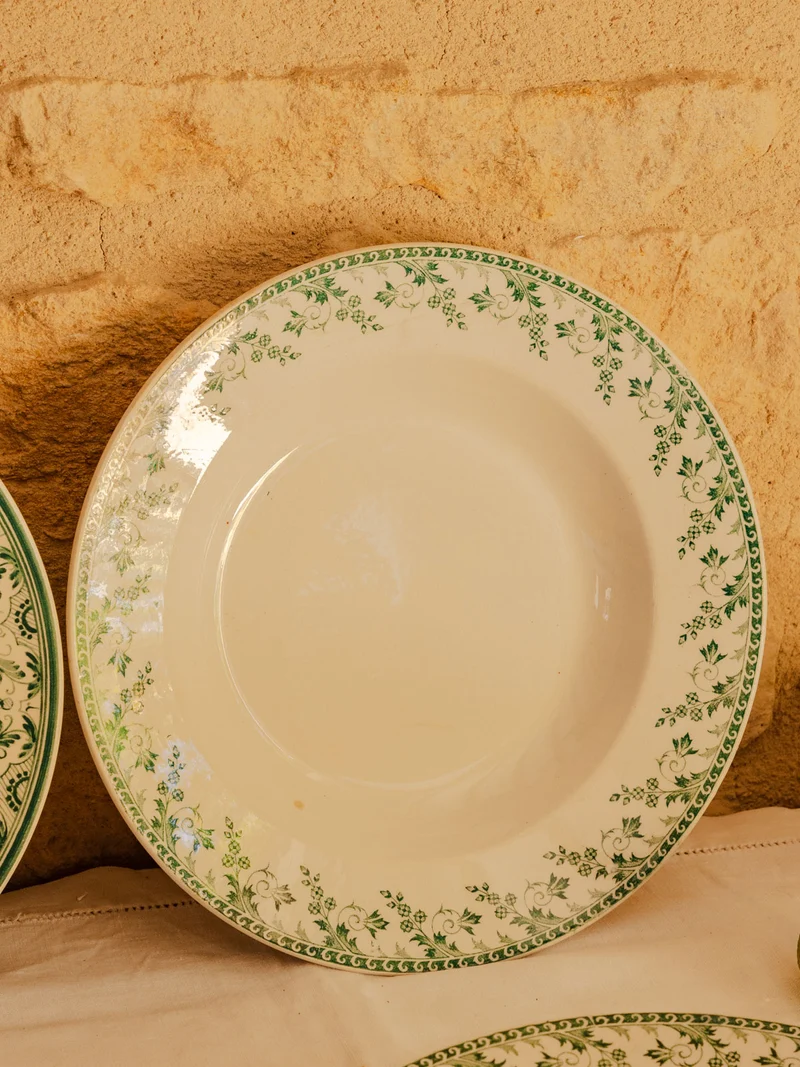 Antoinette, le lot de 4 assiettes dépareillées en faïence N°348