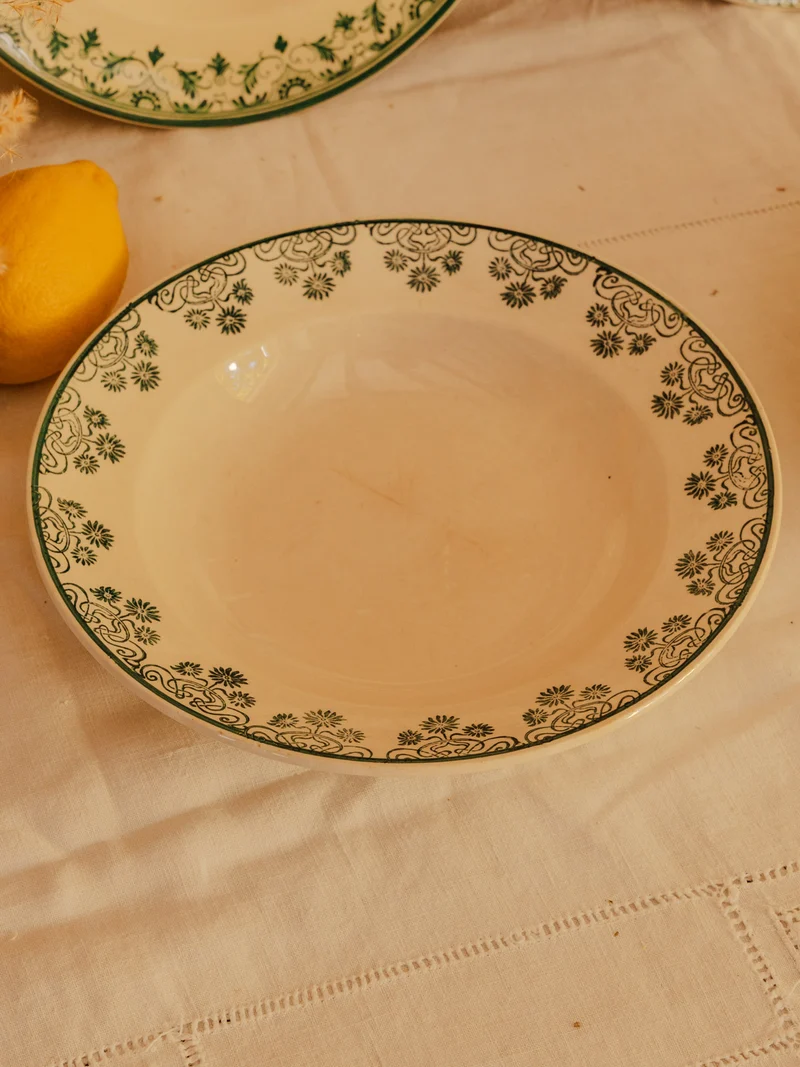 Antoinette, le lot de 4 assiettes dépareillées en faïence N°348