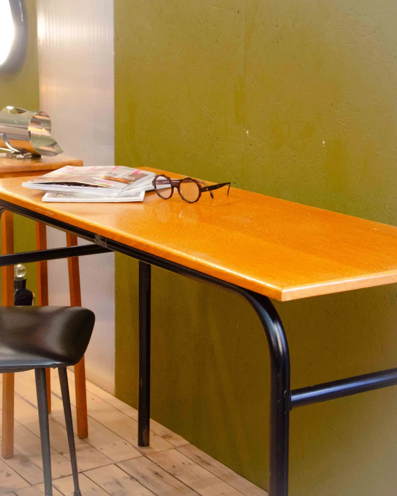 Edouard, le bureau d'école N°1067