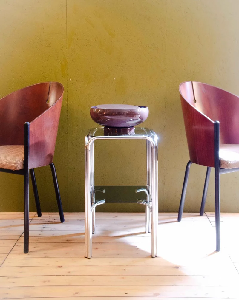 Sacha, le guéridon en verre fumé et métal chromé N°31