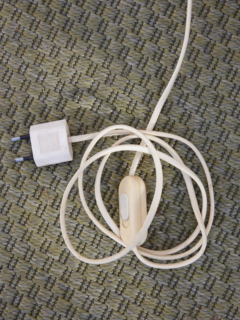 Julia, la lampe à poser en bois N°1034