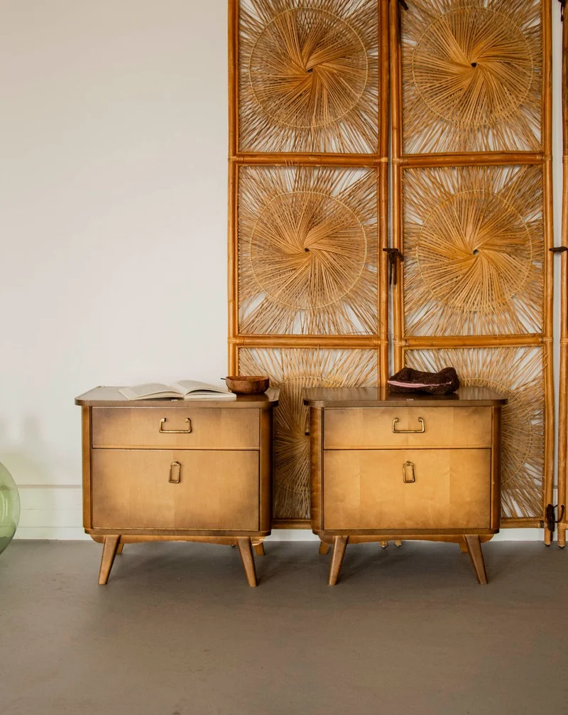 Maïa, la paire de tables de chevet mid-century N°1582