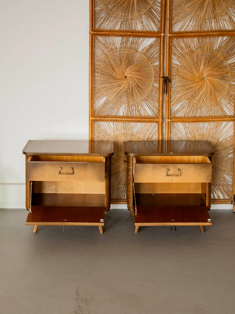 Maïa, la paire de tables de chevet mid-century N°1582
