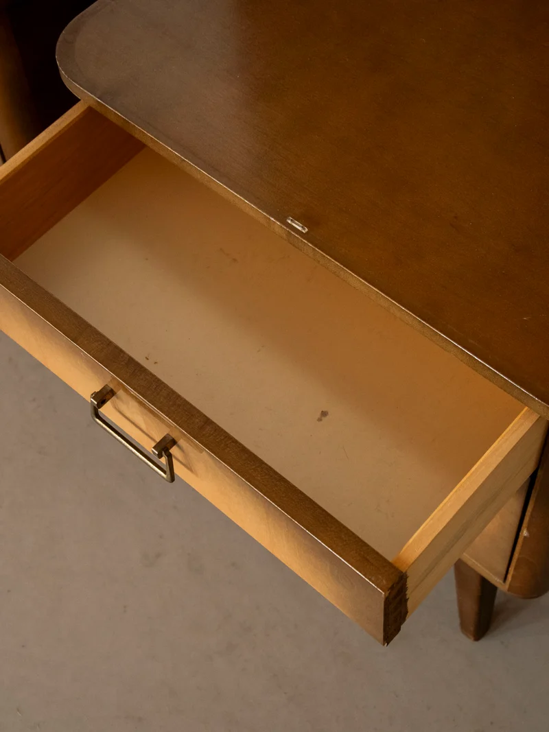 Maïa, la paire de tables de chevet mid-century N°1582