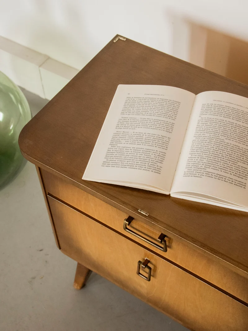 Maïa, la paire de tables de chevet mid-century N°1582