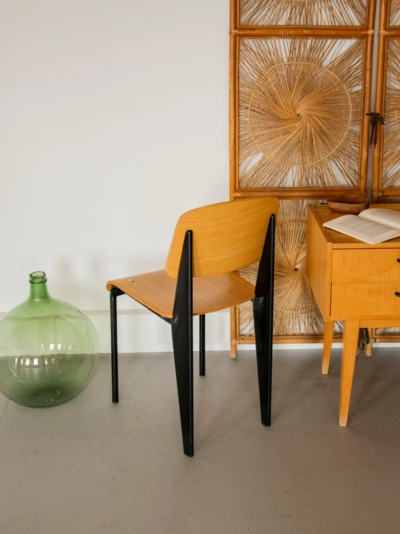 Alma, la chaise au design audacieux N°1922