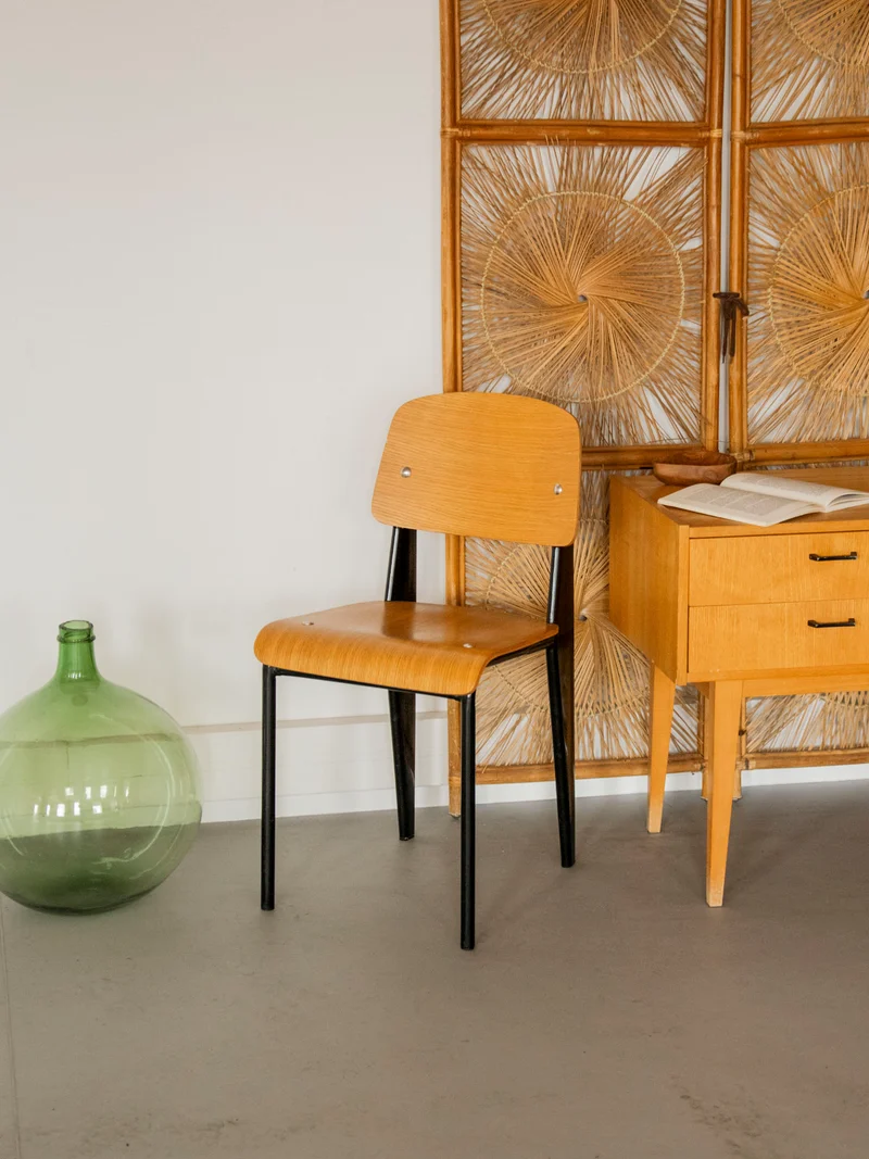 Alma, la chaise au design audacieux N°1922