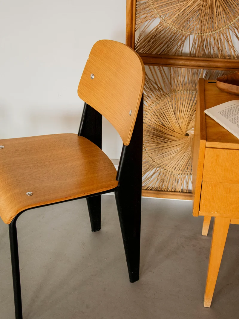 Alma, la chaise au design audacieux N°1922