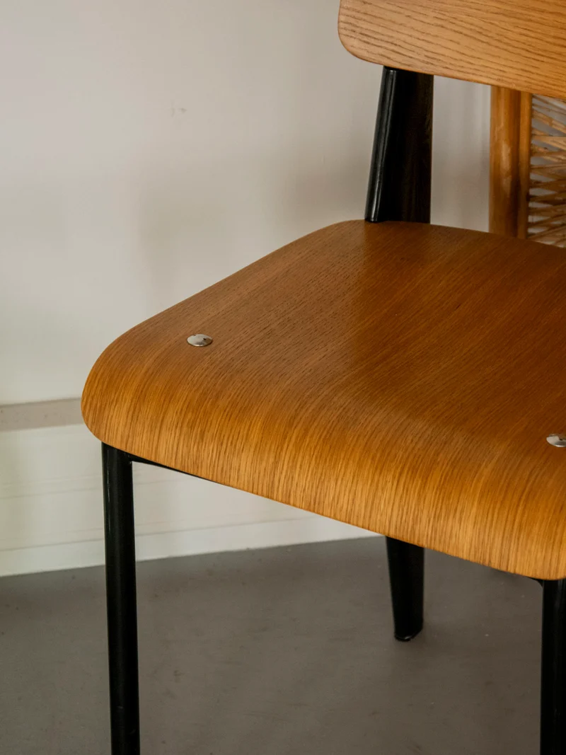 Alma, la chaise au design audacieux N°1922