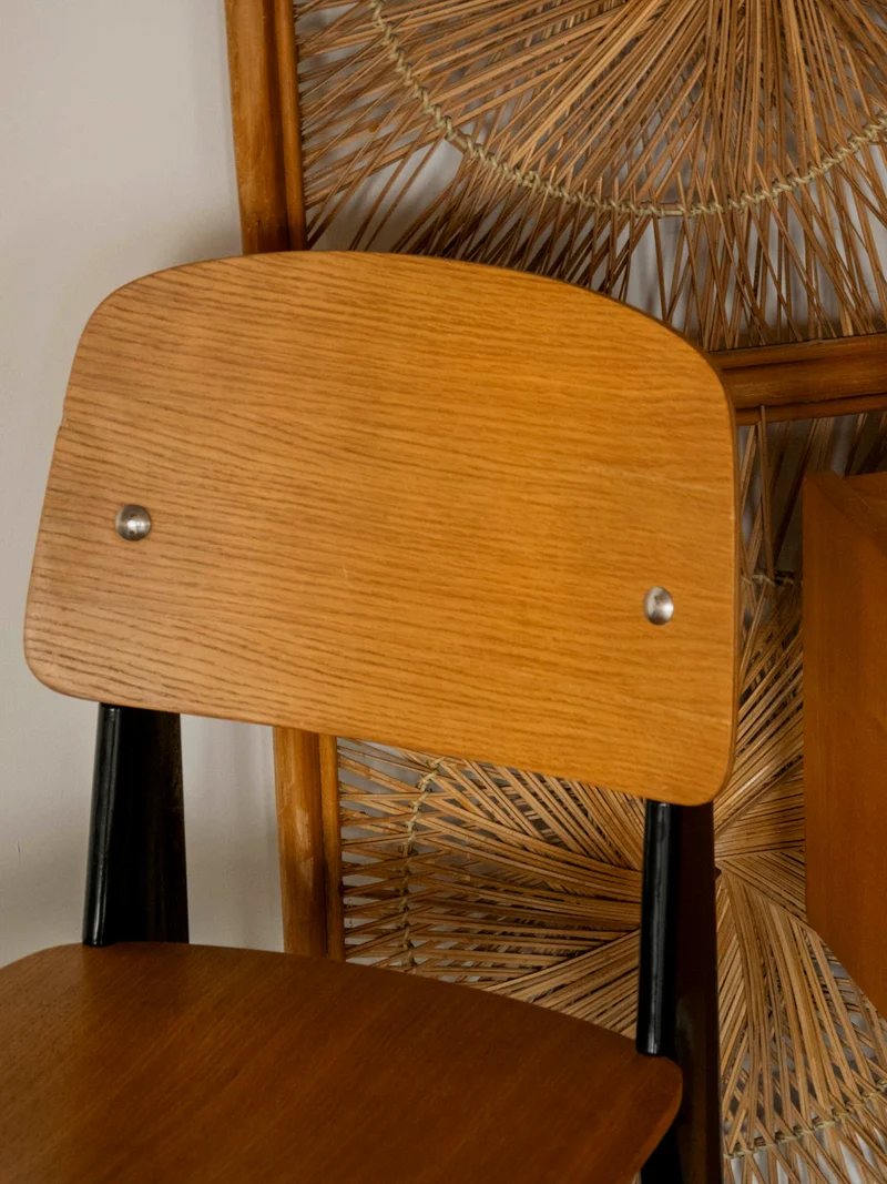 Alma, la chaise au design audacieux N°1922