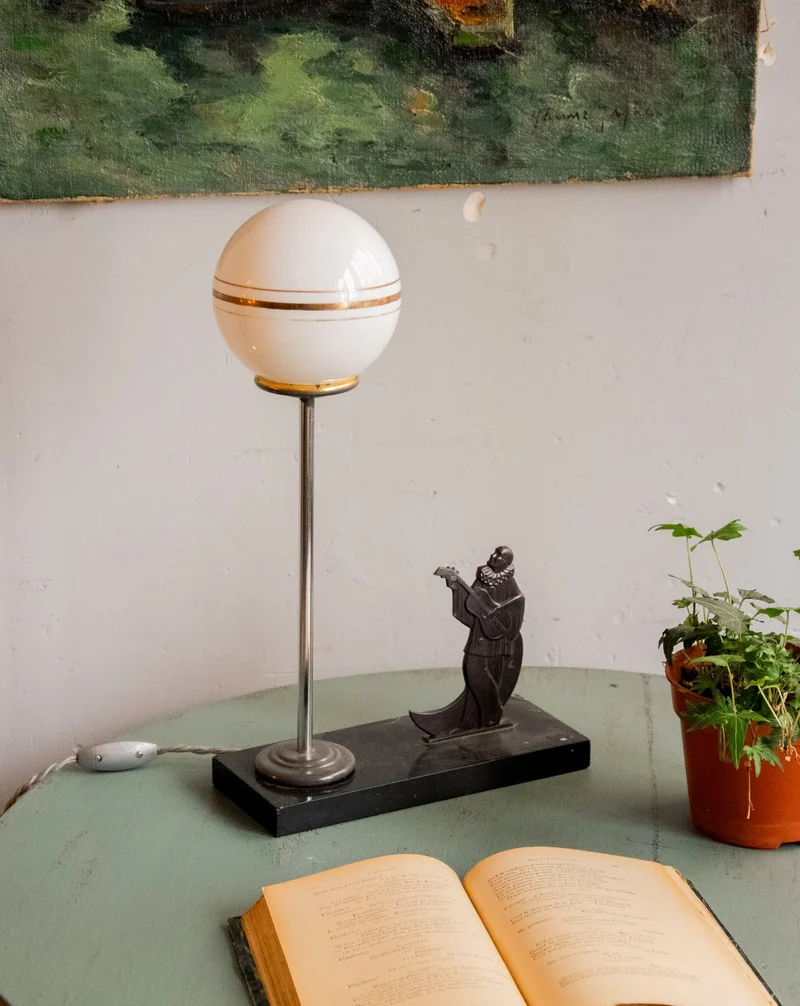 Suzanne, la lampe en marbre et métal sculpté N°637