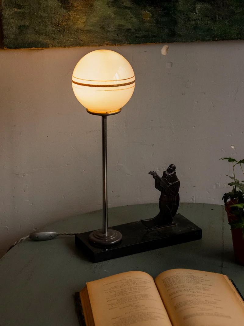 Suzanne, la lampe en marbre et métal sculpté N°637