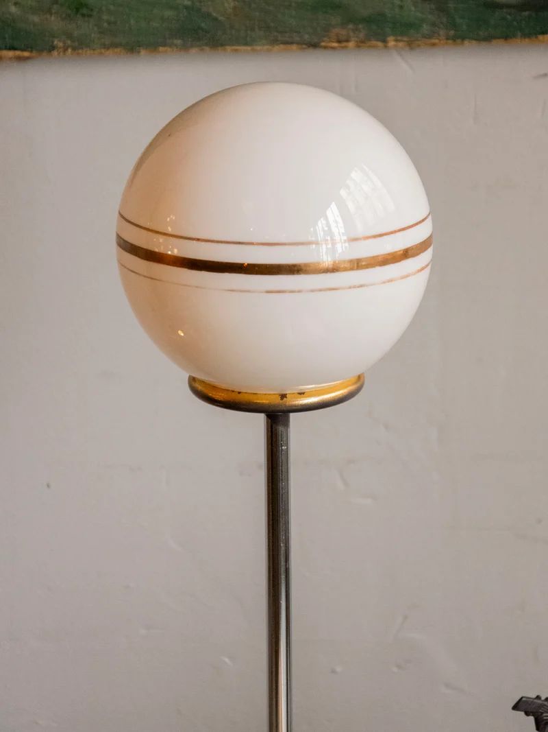 Suzanne, la lampe en marbre et métal sculpté N°637