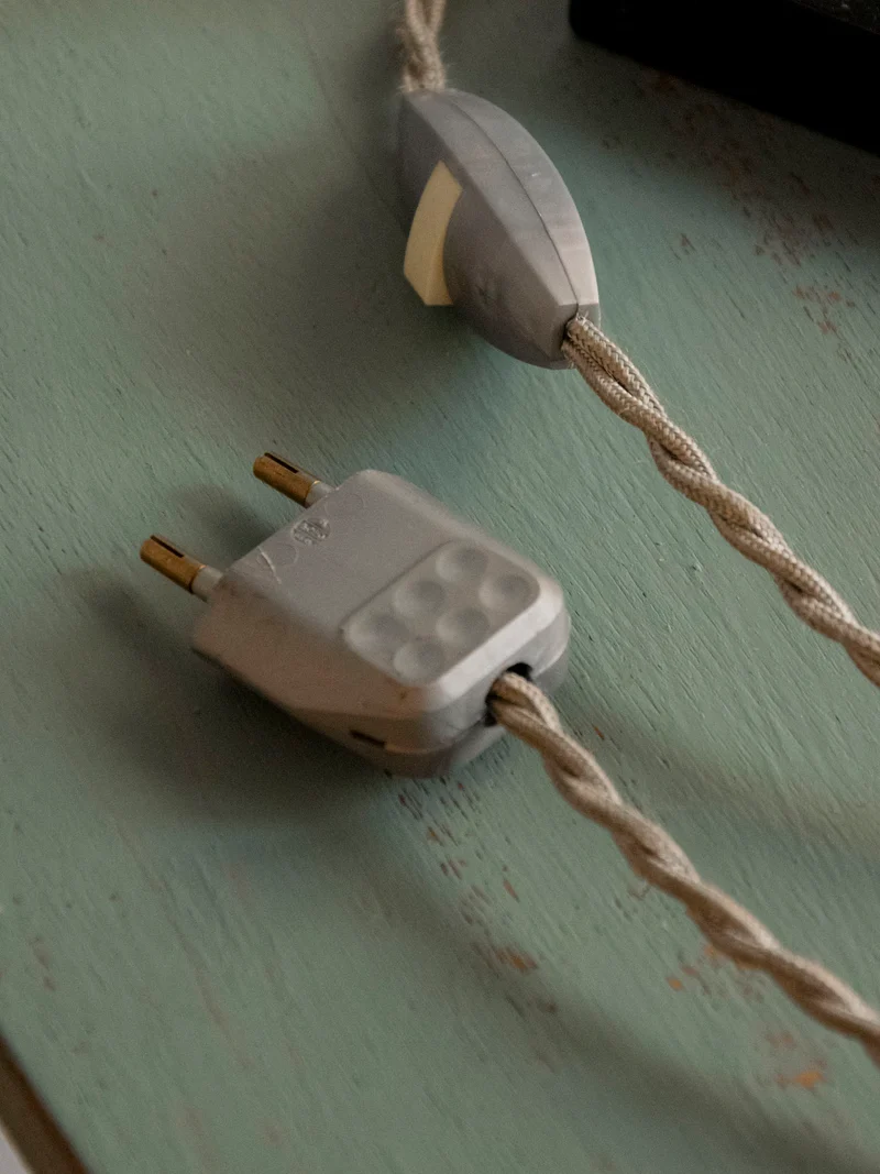 Suzanne, la lampe en marbre et métal sculpté N°637