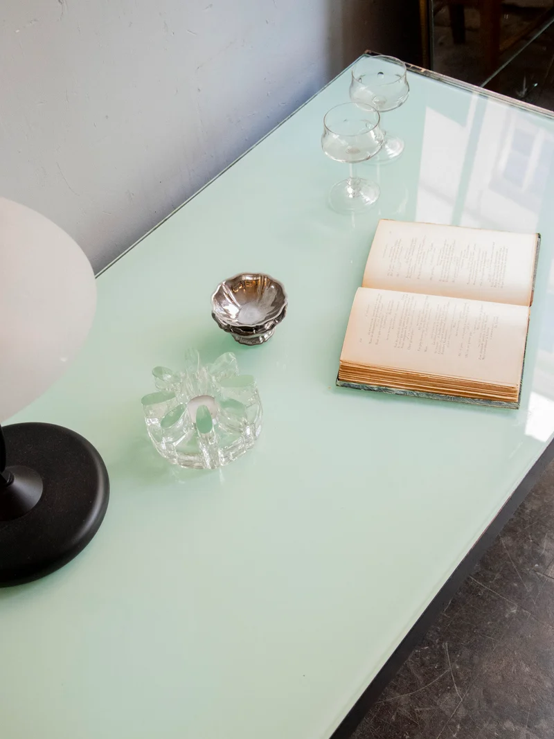 Donna, la grande table basse en verre N°1547