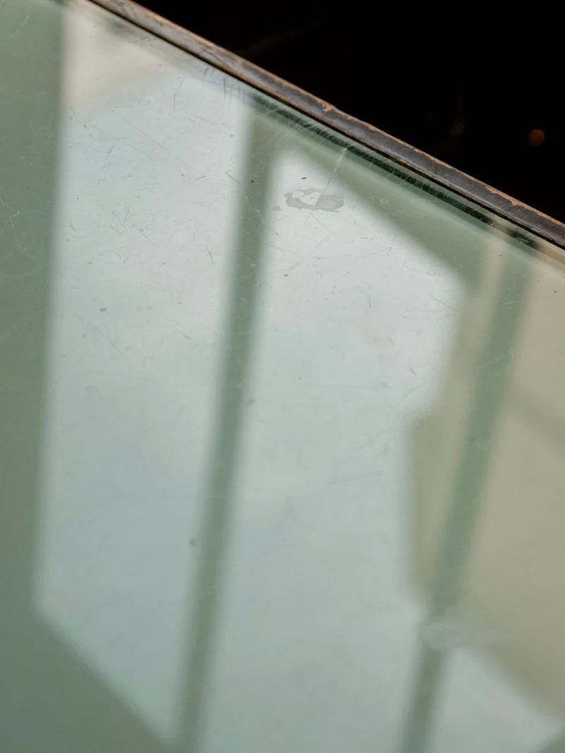 Donna, la grande table basse en verre N°1547
