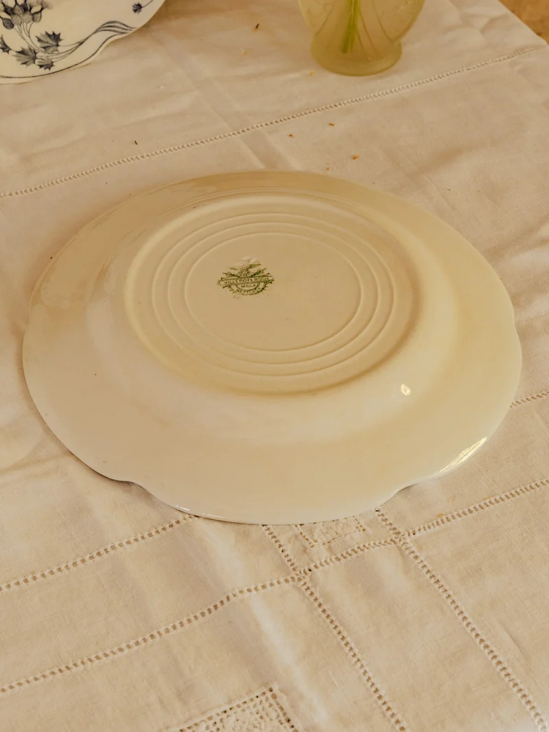 Antoinette, le lot de 7 assiettes en faïence N°339