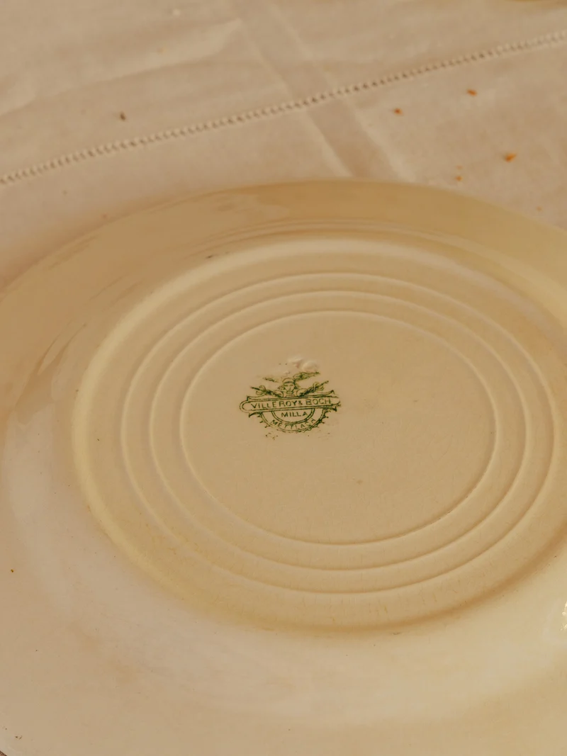 Antoinette, le lot de 7 assiettes en faïence N°339