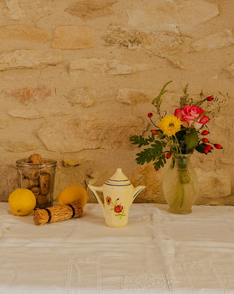 Gabrielle, la petite carafe en faïence N°171