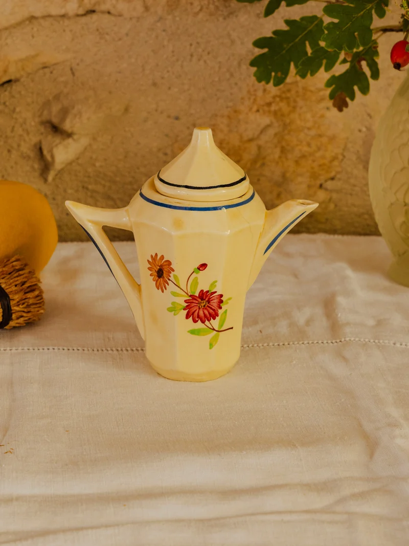 Gabrielle, la petite carafe en faïence N°171