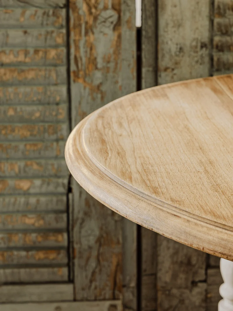 Romy, la table à manger ronde en bois N°1490
