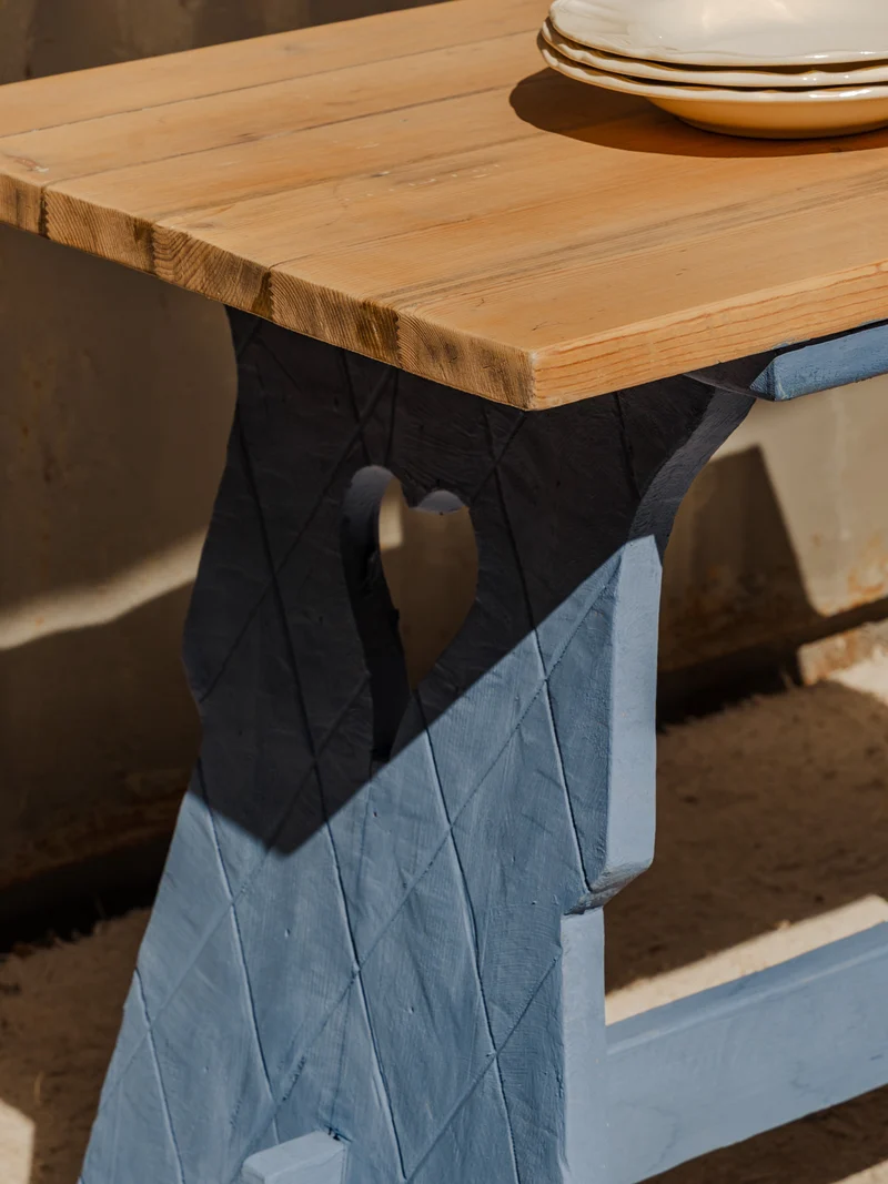 Romy, la table à manger en bois bleu clair N°1482