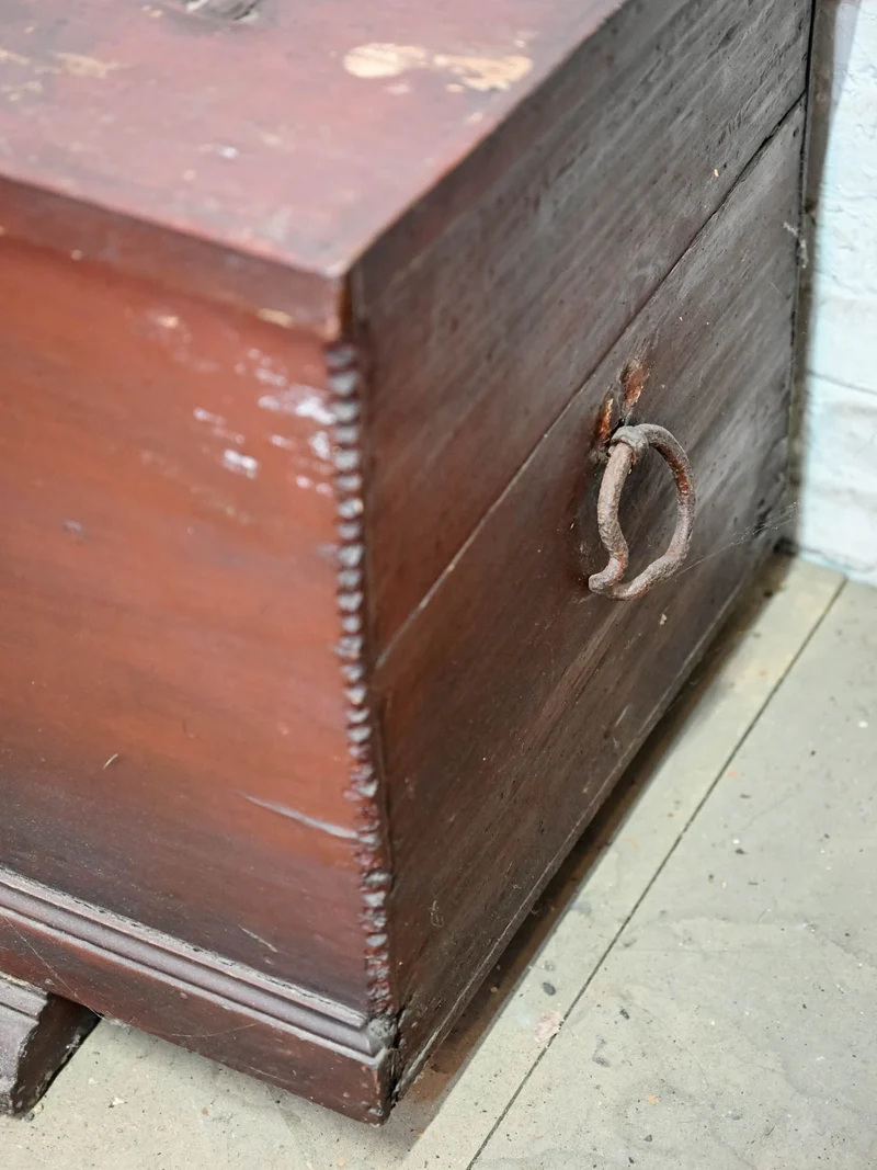 Lucien, le coffre ancien en bois N°190