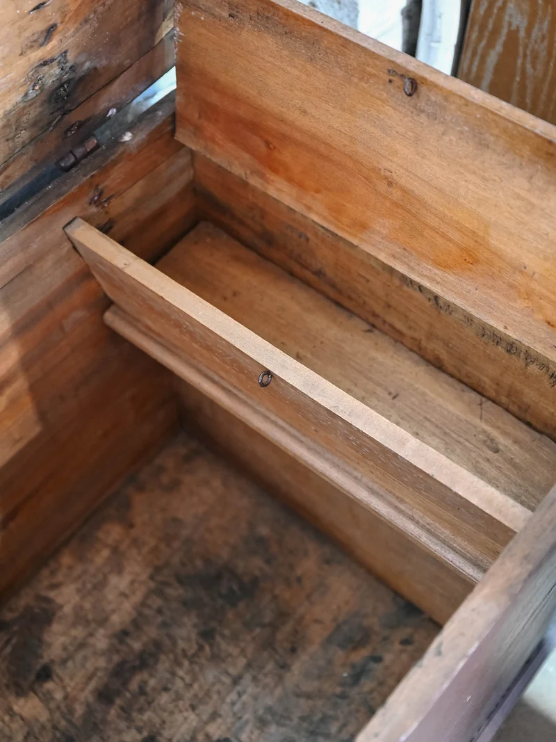 Lucien, le coffre ancien en bois N°190