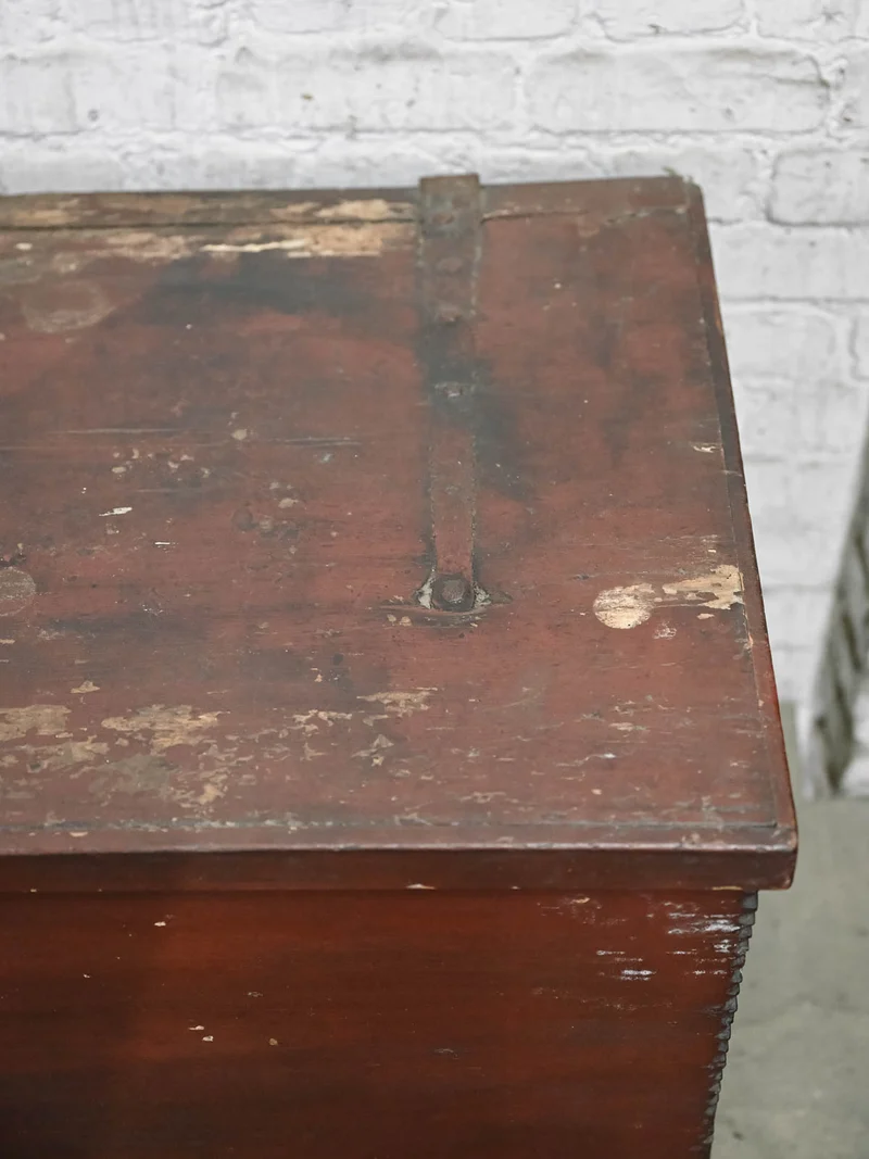 Lucien, le coffre ancien en bois N°190