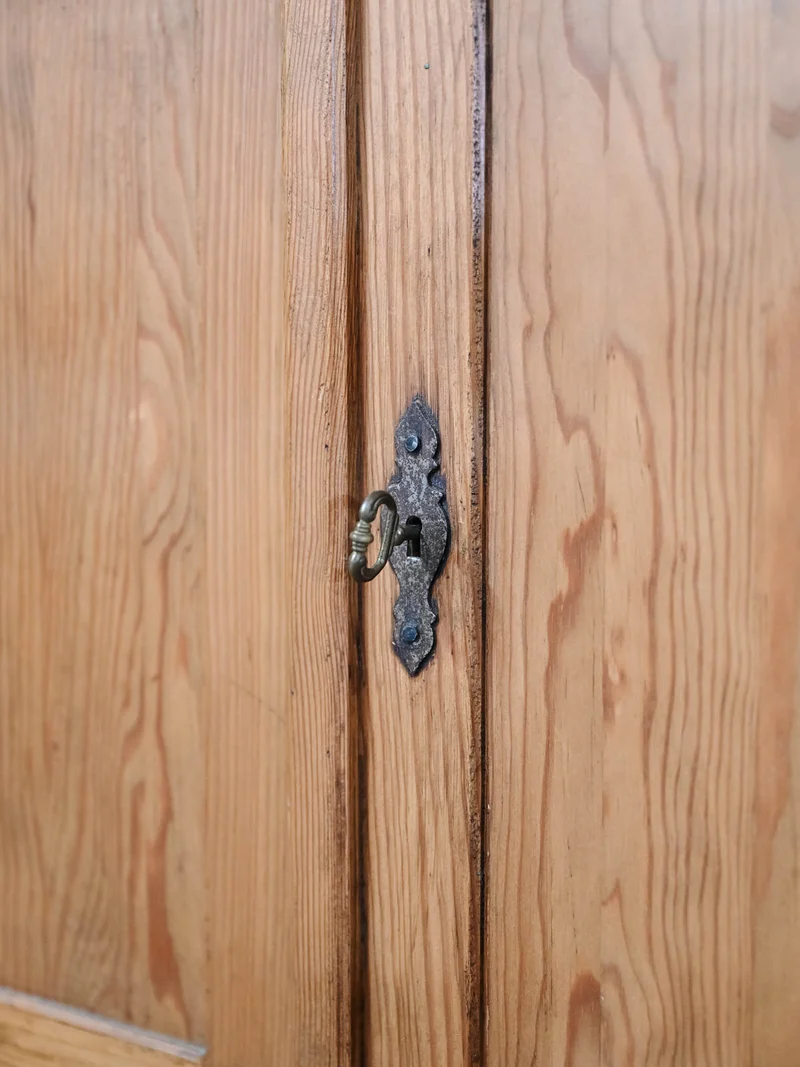 Maximilien, le vaisselier style campagne en bois N°398