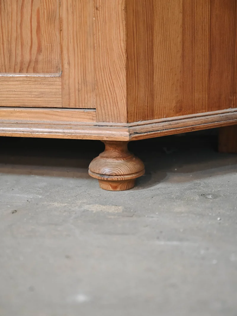 Maximilien, le vaisselier style campagne en bois N°398