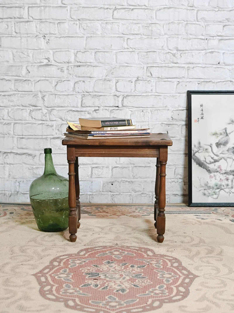 Francine, la table d'appoint en bois rustique N°1522