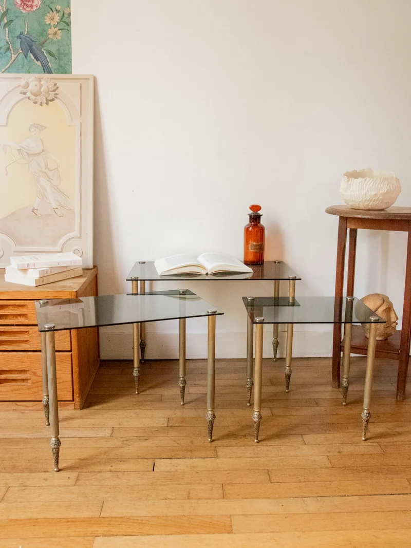 Barbara, la table gigogne en verre fumé N°194