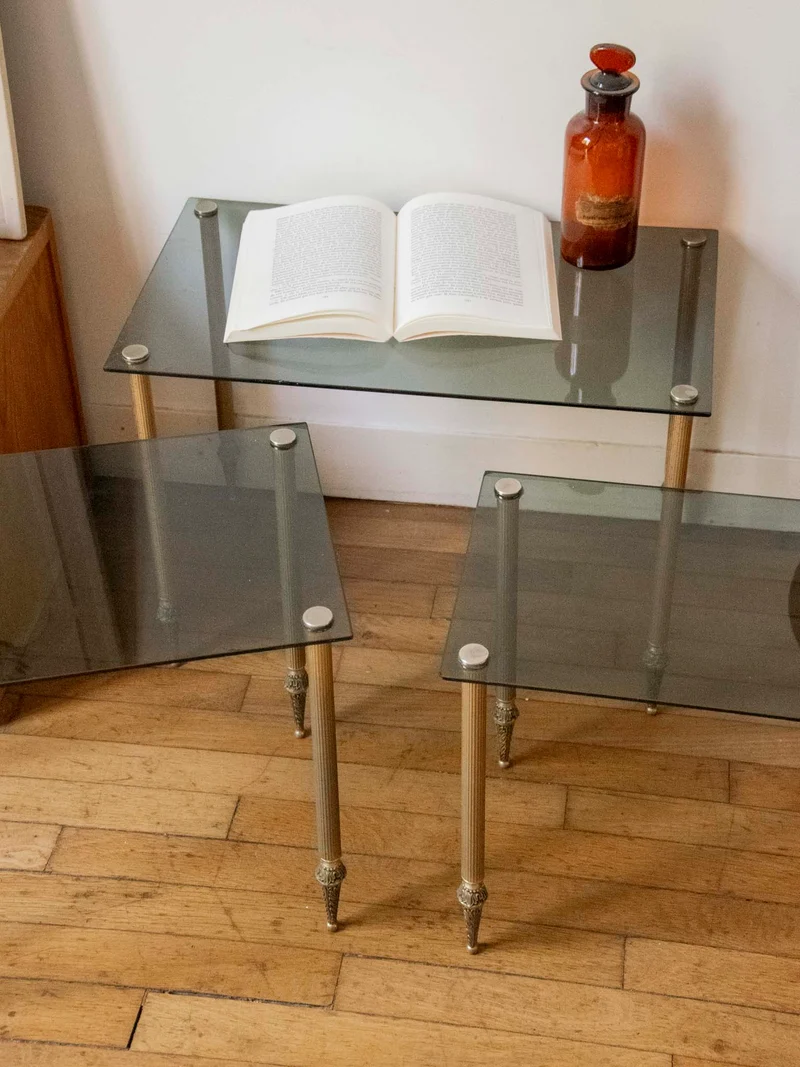 Barbara, la table gigogne en verre fumé N°194