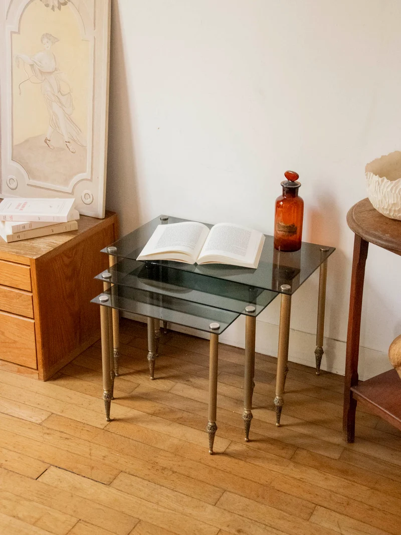 Barbara, la table gigogne en verre fumé N°194