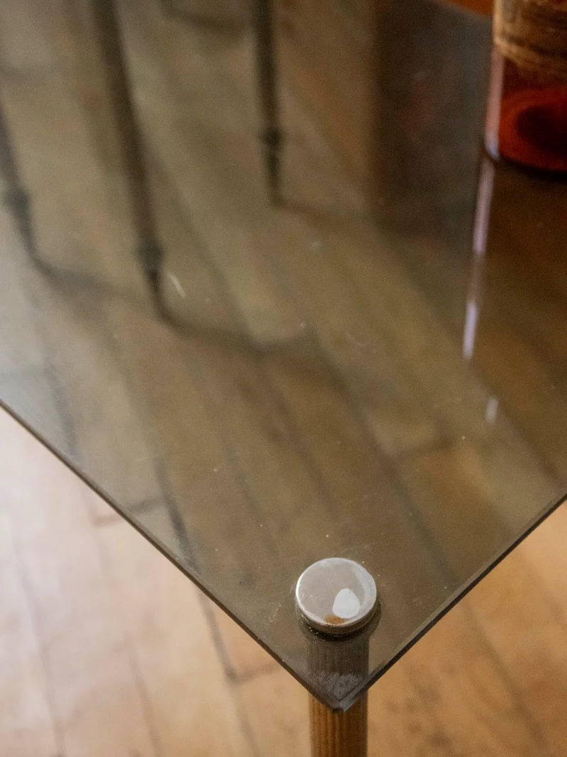 Barbara, la table gigogne en verre fumé N°194