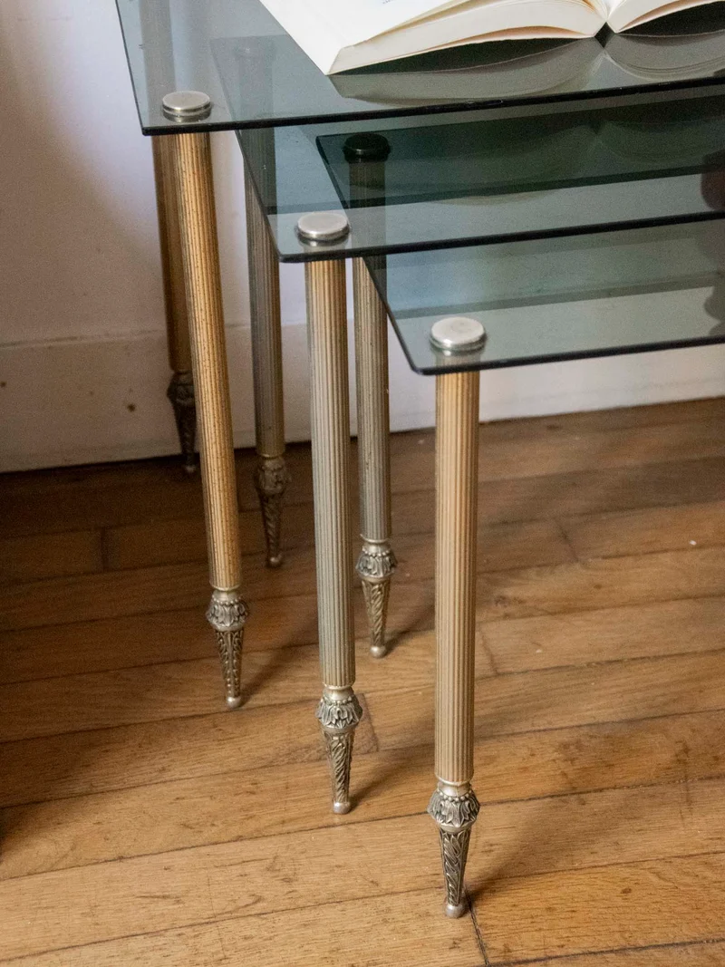 Barbara, la table gigogne en verre fumé N°194